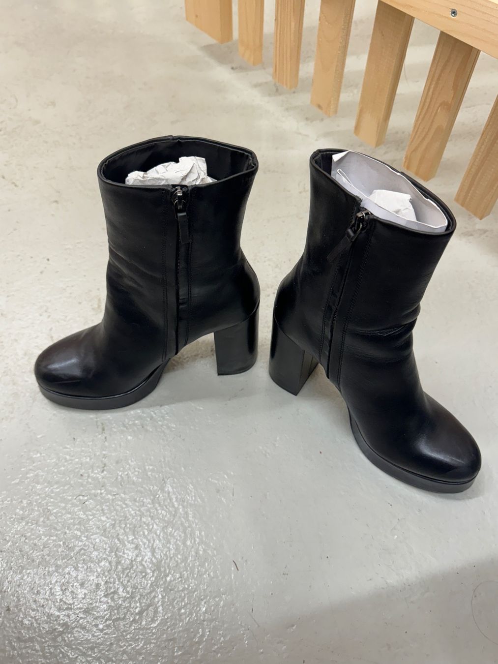 Zara Scarpe da donna: Stiefelette mit Absatz – Nuovo (secondo la descrizione) da Zürich venduto da nik_tw2j 1