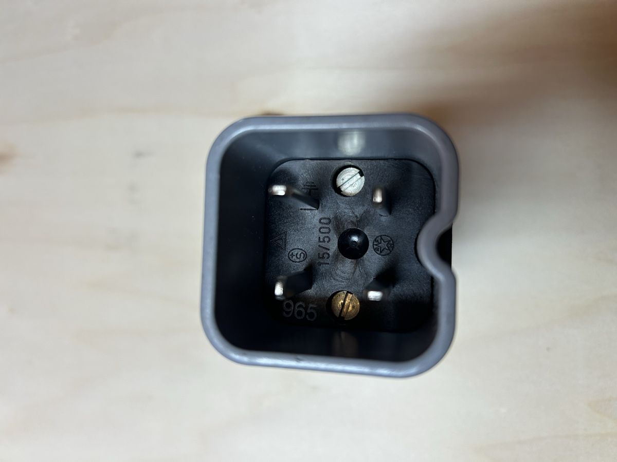 Fiches d'alim.: 380V Stecker – Neuf (Voir description) à Rickenbach LU par Brutus05 2