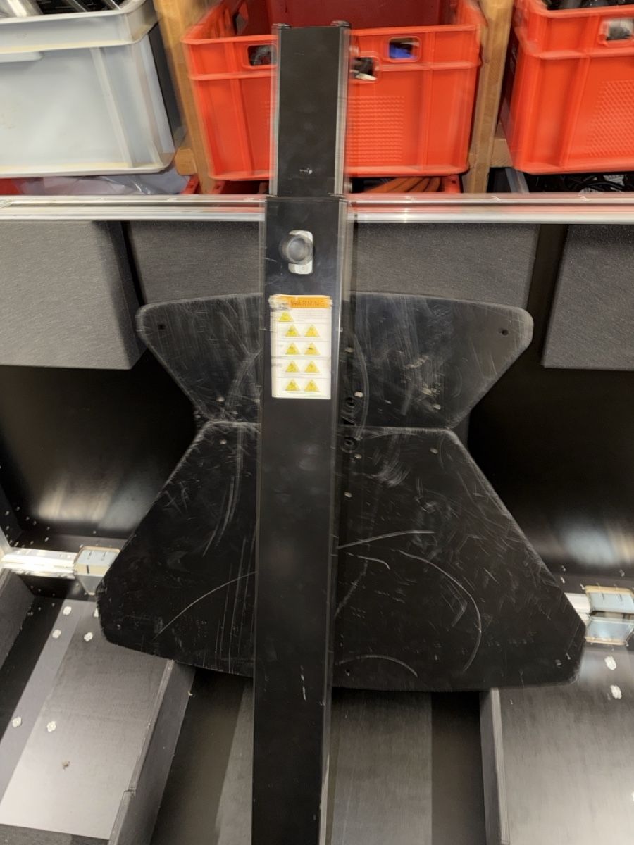 Supporti a parete: Display Standfuss extrem stabil massiv 220cm höhe max – Usato da Dagmersellen venduto da INEICHEN-MULTIMEDIA 2
