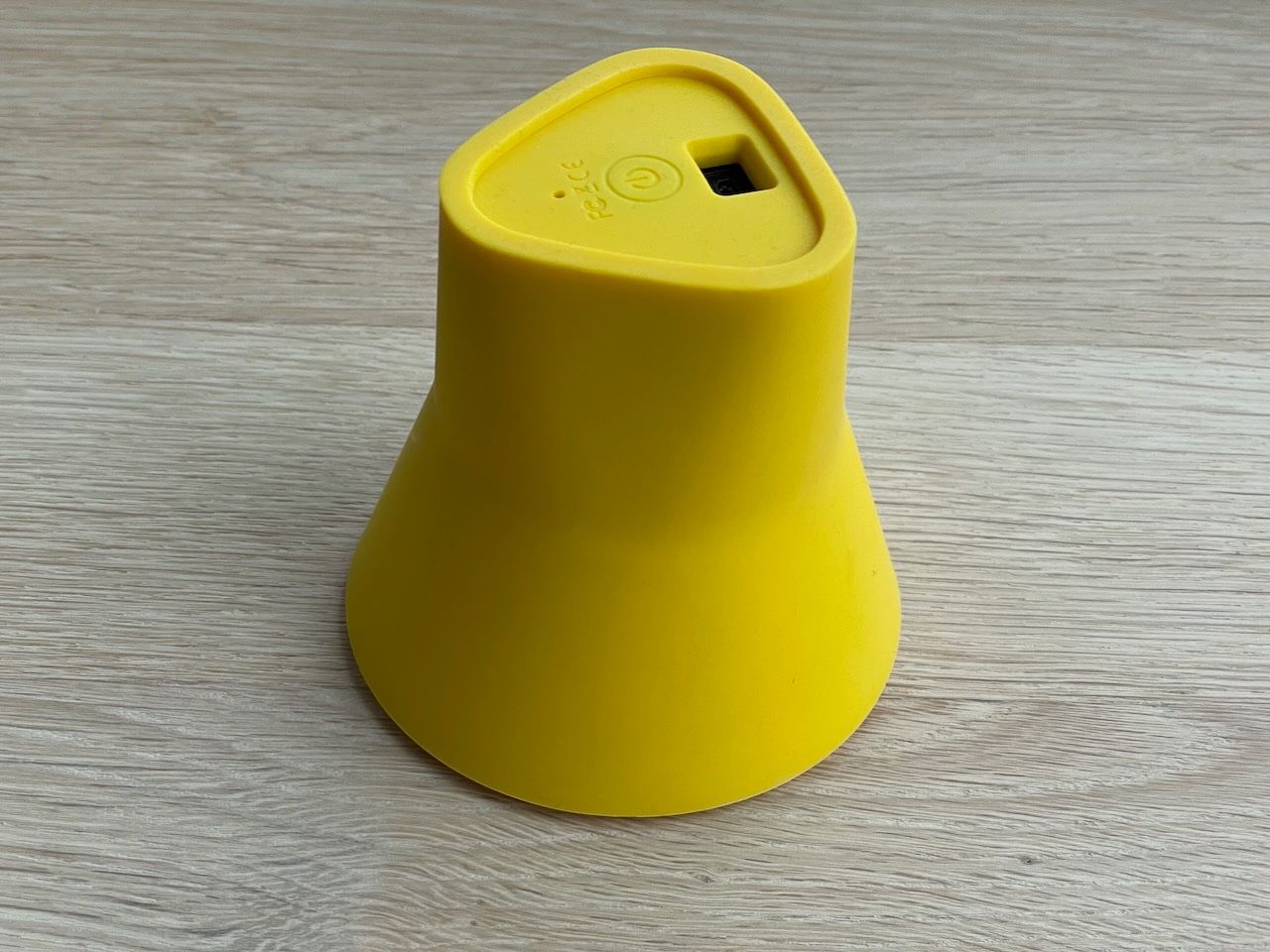 Casse acustiche: KAKKOii WOW Portabler Bluetooth Speaker Gelb – Usato da Zürich venduto da Marfe1 2