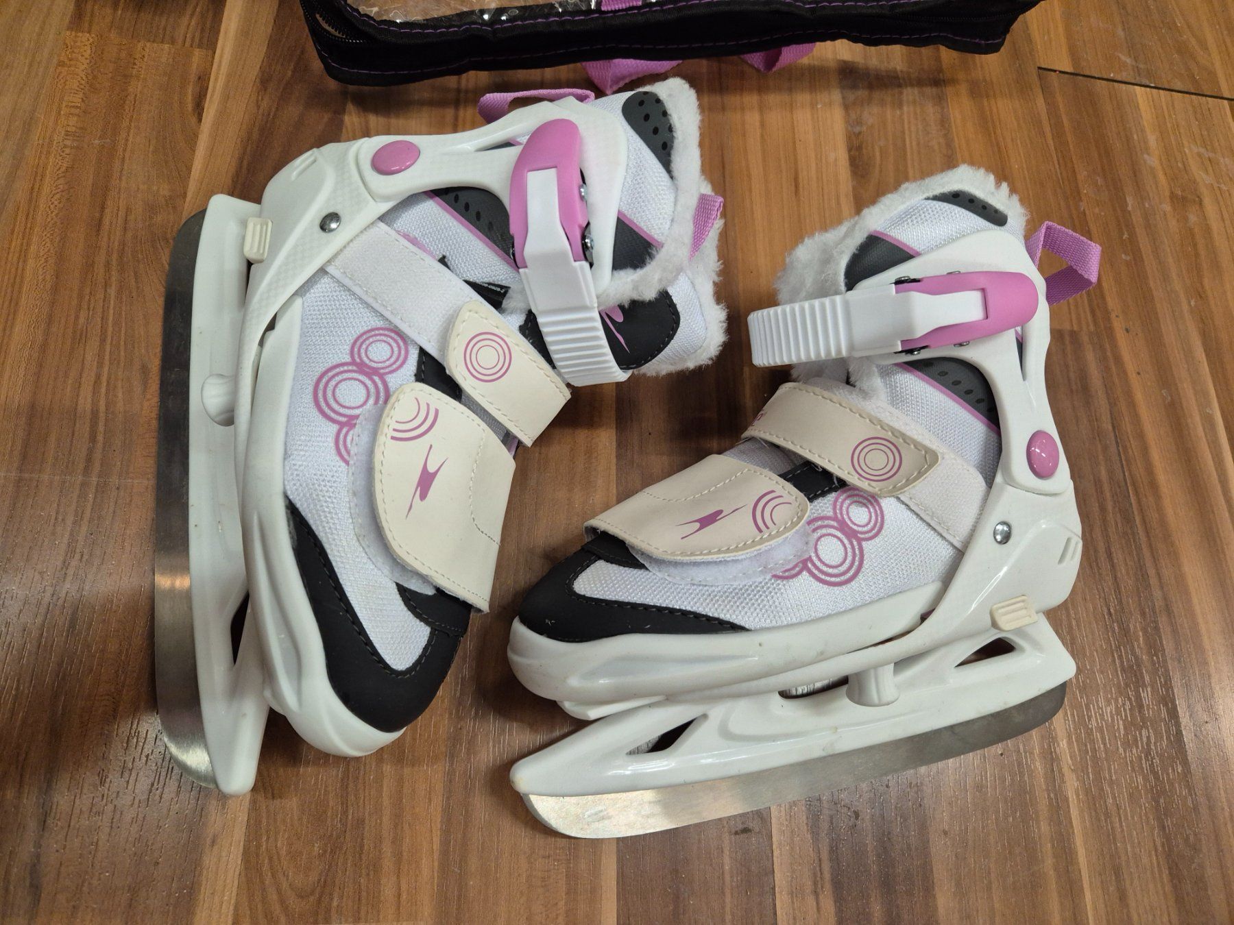 Pattini da ghiaccio: Gefütterte Schlittschuhe gr29 -33 B – Usato da Schwarzenburg venduto da Flamingo07