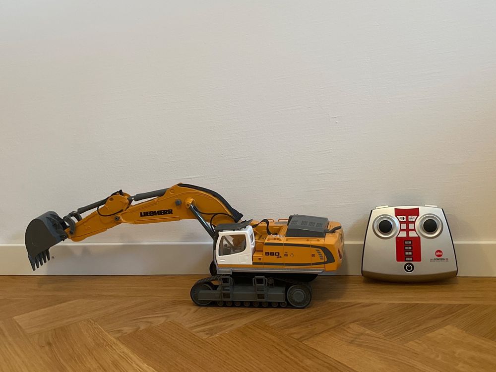 Ferngesteuerter Bagger (Gebraucht) in Zürich für CHF 120 – mit ...
