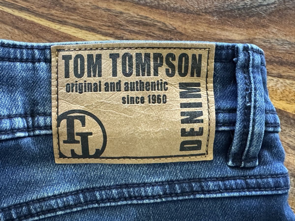 Jeans: Tom Tompson, modische Jeansshorts Gr. S – Usato da Reitnau venduto da Chiroptera74 2