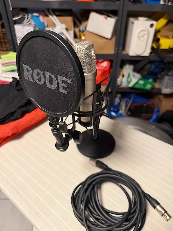 Microphones: RODE Mirkofon mit Ständer – D'occasion à Wald ZH par mer_7wb8 1