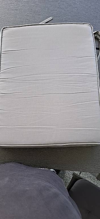 Chaises: Sitzissen Grau  – D'occasion à Oftringen par AAAA444 2