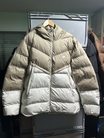 Nike Winterjacke grösse XXL ab 130.- Franken