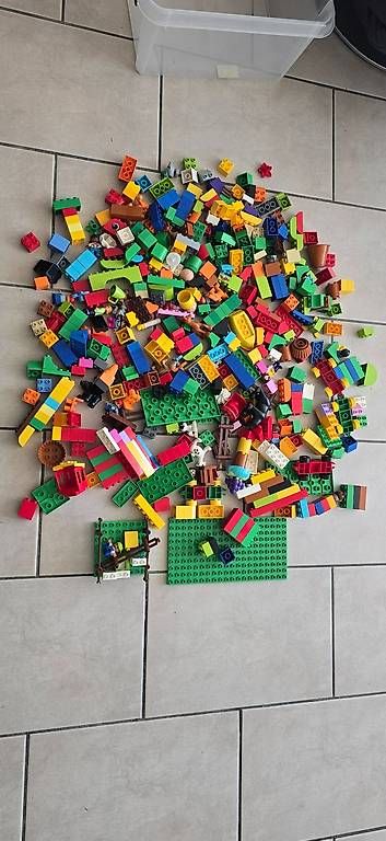 Kit di costruzioni: Grosse LEGO DUPLO Sammlung, ca. 300-400 Teile – Usato da Krauchthal venduto da choklay 1