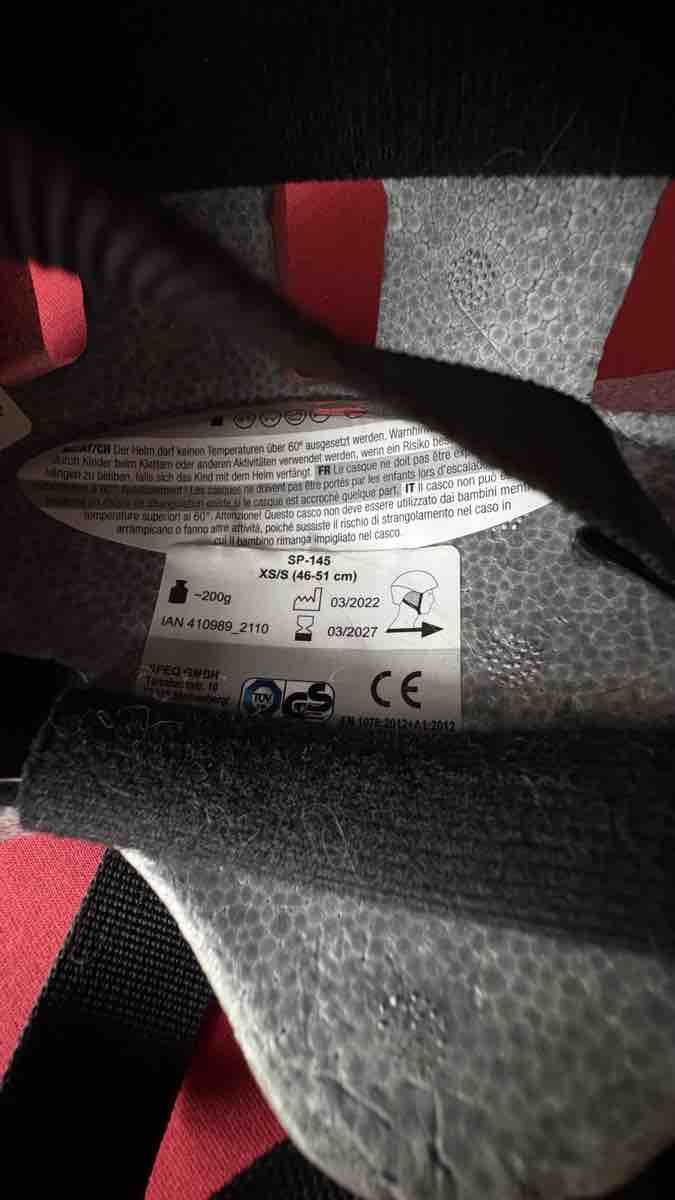 Borse & Zaini: Rucksack mit Kinderhelm und Sonic Kappe – Usato da Niederrohrdorf venduto da Aldi01 2