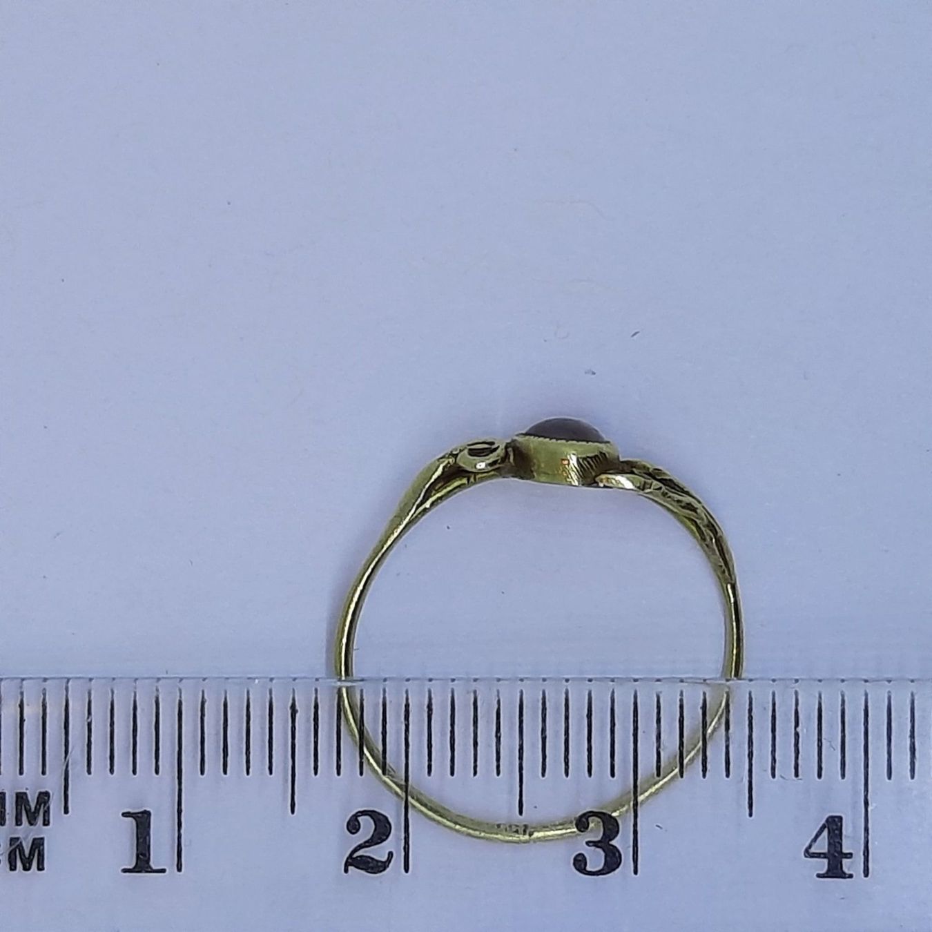 Anelli: Filigraner Goldring mit Sativ Edelstein – Usato da Unterägeri venduto da Altgoldschmuck 7