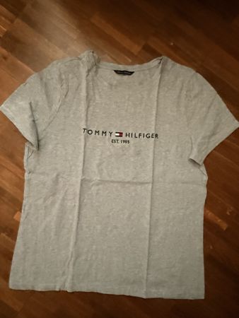 Tommy Hilfiger T-Shirt, grau, Top Zustand, Sommer Sale!