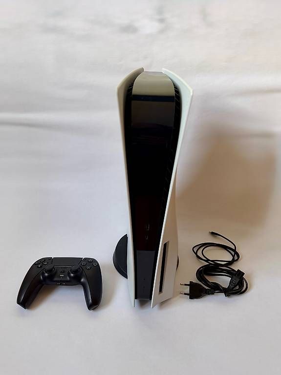 Controller: PS5 Disc Edition + schwarzer DualSense Controller – Usato da Bazenheid venduto da ced_5qnv