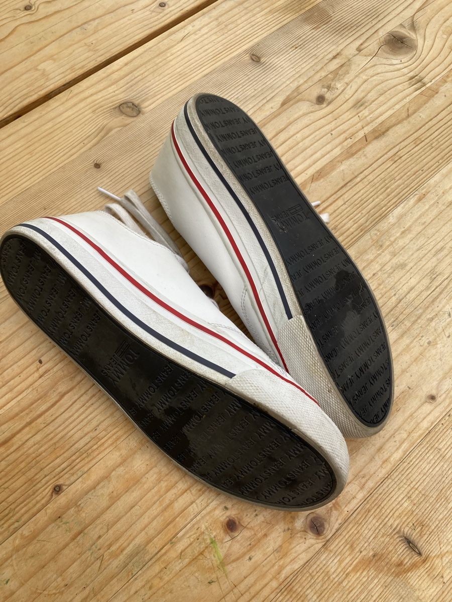 Tommy Hilfiger Scarpe per ragazze: Tommy Hilfiger Sneaker – Usato da Romanshorn venduto da gokken 5