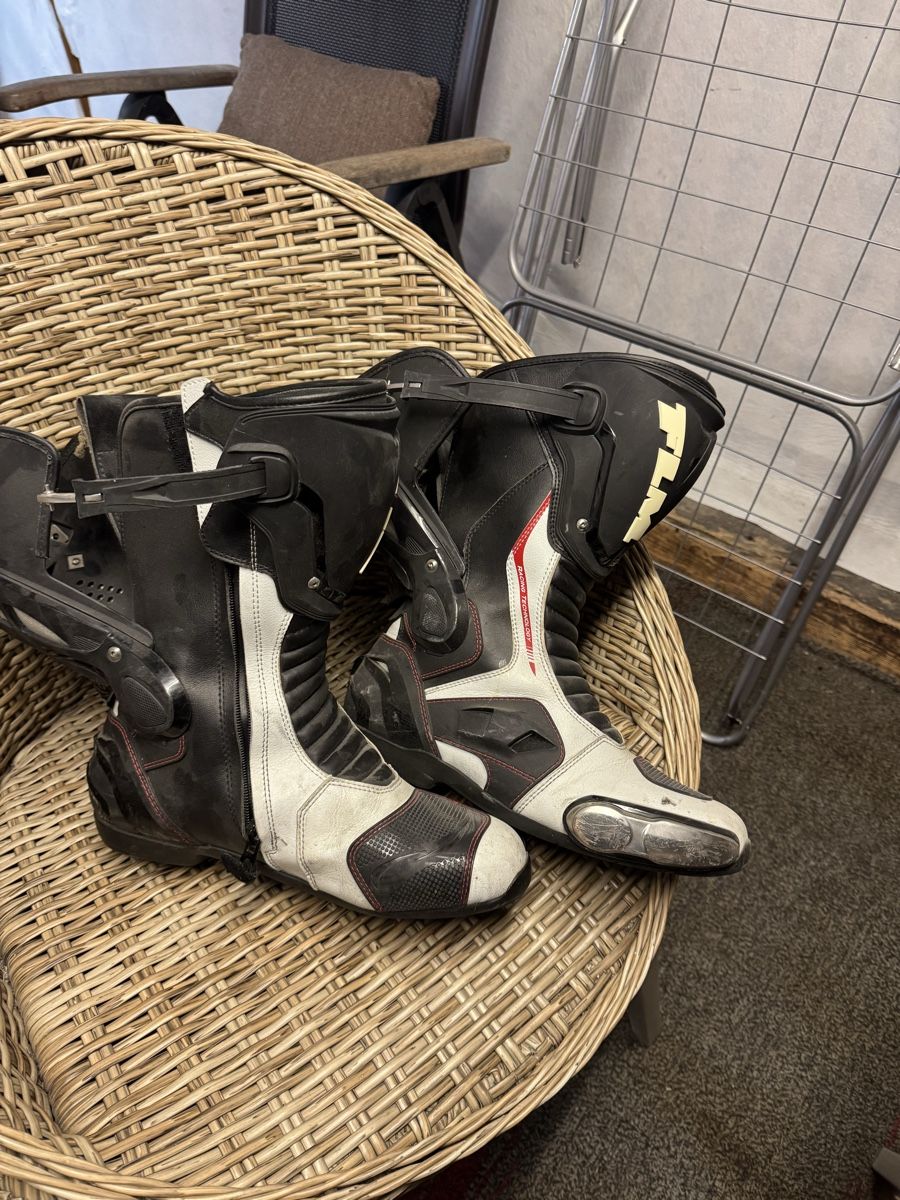 Scarpe da uomo: Stivali da moto taglia 45 – Usato da Ennenda venduto da ros_9ppm 3