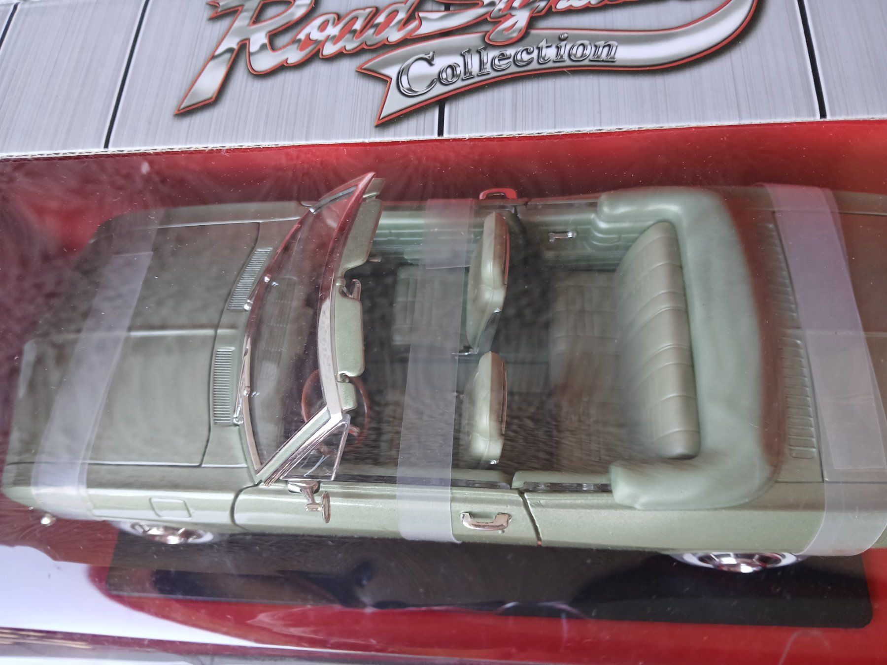Chevrolet Modellautos: Chevrolet Corvair Monza Convertible green – Neu und originalverpackt aus Pfyn von Wildwilli 3