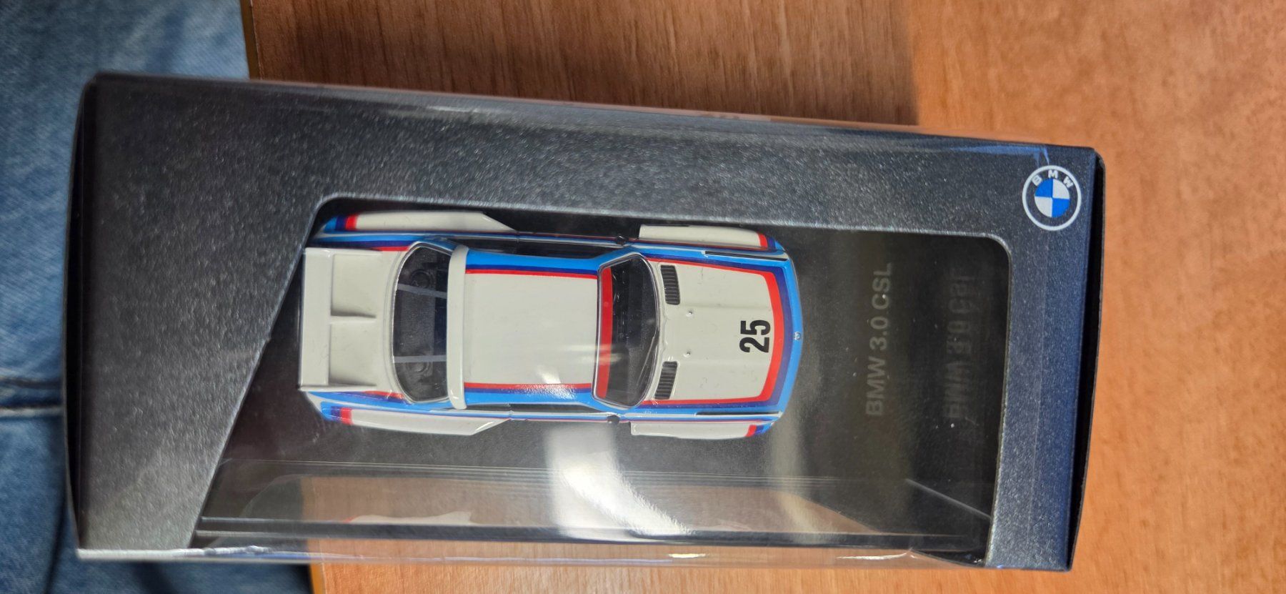 BMW Modellini d'auto: BMW 3.0 CSL Collection Series 1:64 – Nuovo e nell'imballaggio originale da Gland venduto da Lydan86 3
