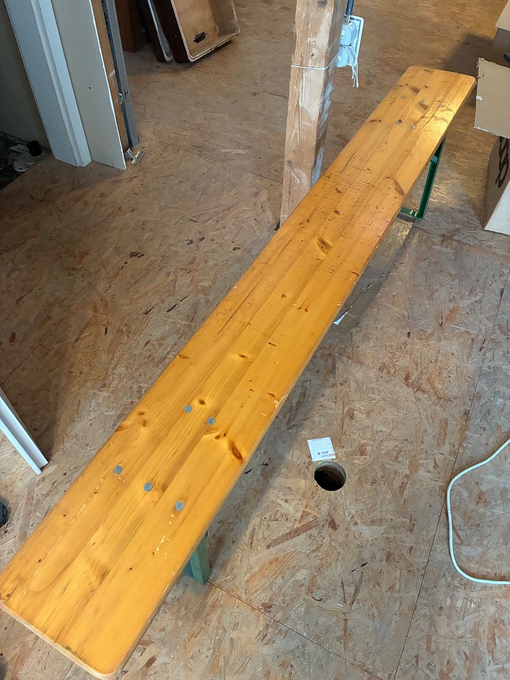 Set de table et chaises: Festbankgarnitur ab 1.- – D'occasion à Olten par stabilo32 1