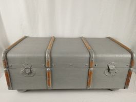 Hundebett in Kofferoptik