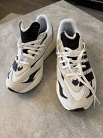 Adidas Sneaker weiss schwarz neuwertiger Zustand
