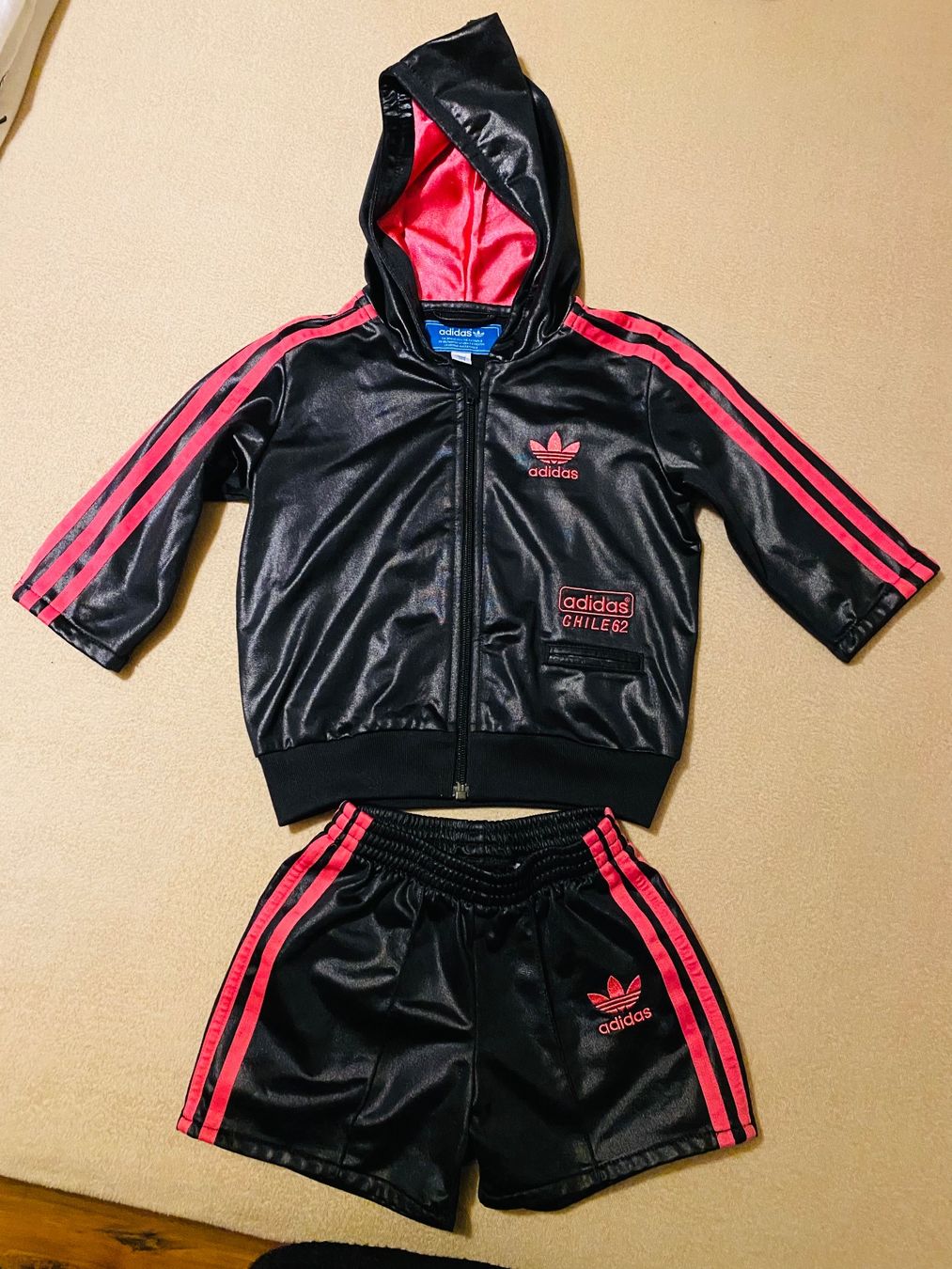 Adidas Completi: Adiddas Anzug – Usato da Steffisburg venduto da TelmaG