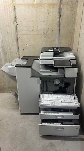 Tutte le macchine: Ricoh MP 4055 (Multifunktionsdrucker mit Finisher) – Usato da Rotkreuz venduto da Reinfisch 1