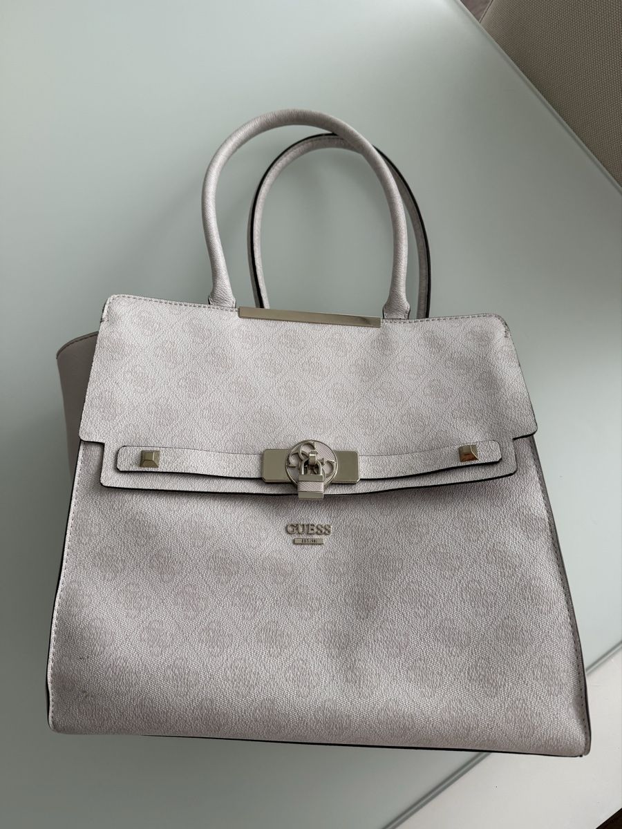 Guess Borse da donna: Guess Handtasche hellbeige mit Logo Muster gebraucht – Usato da Lachen SZ venduto da noel83