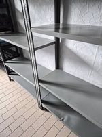 3x Gestell aus Metall mit je 5 Tablar. 