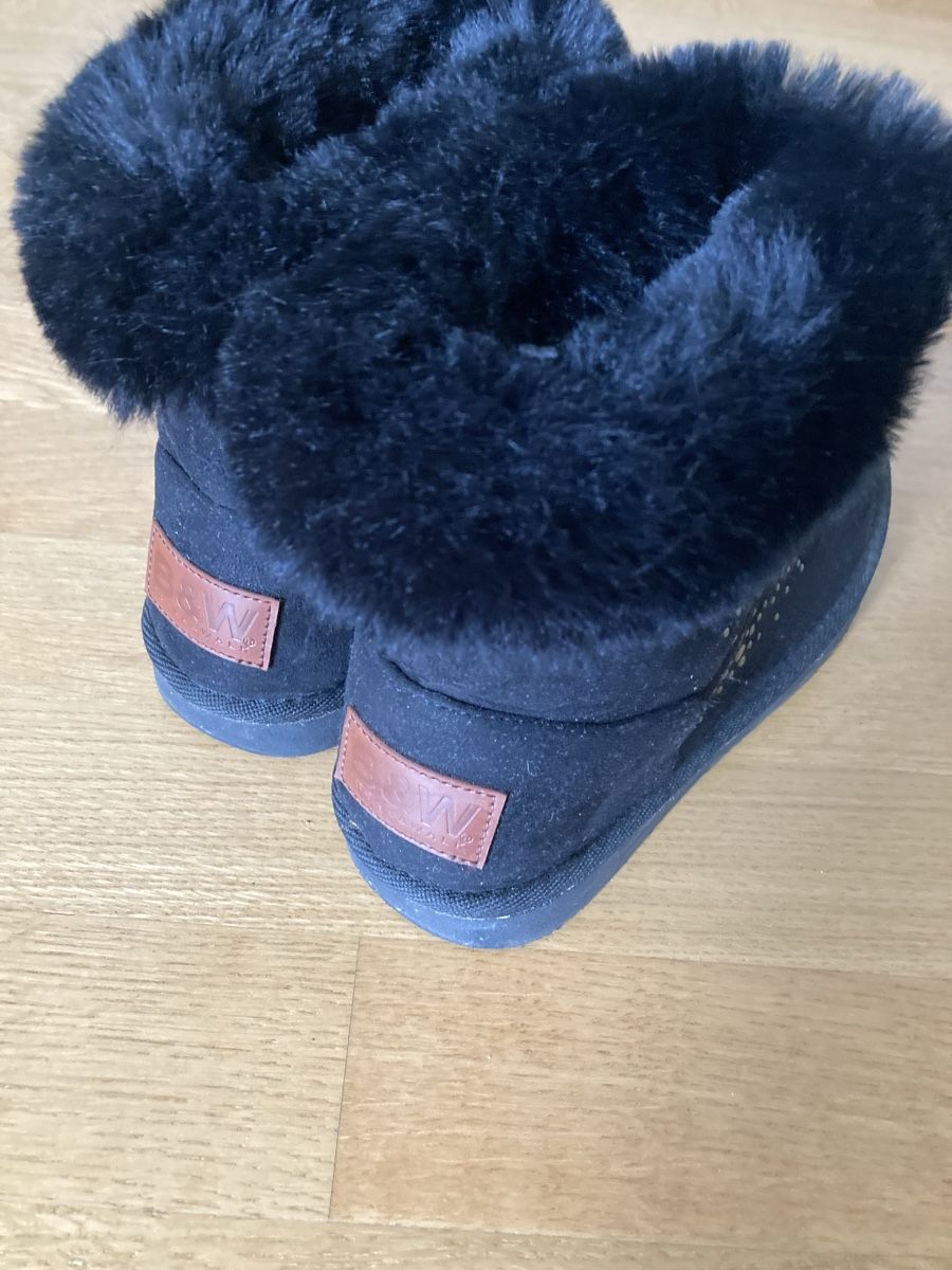 Scarpe da donna: Bottes fourrées 38 comme neuves – Nuovo (secondo la descrizione) da Thônex venduto da Fontanheiras 1