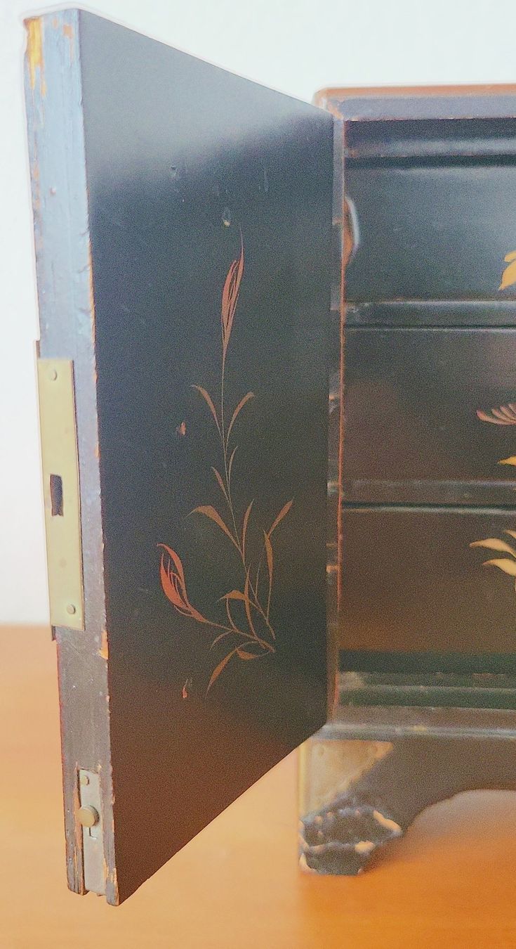 Cassettiere: Antikes japanisches Lack-Kästchen – Usato da Muttenz venduto da Mithrur 6