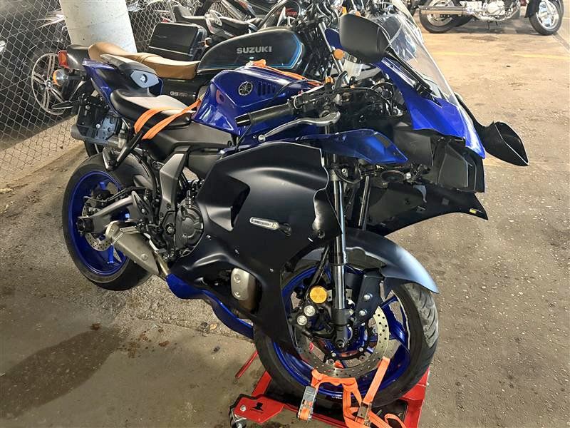 Yamaha Strada: Yamaha R7 ABS – Usato da Winterthur venduto da MCW 2