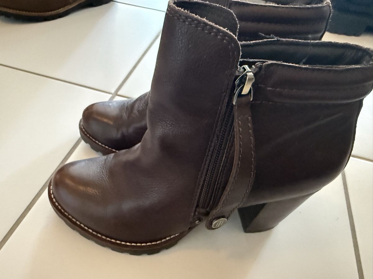 Damenschuhe: Chic Tommy Hilfiger Brown Leather Ankle Boots - Size 6 – Gebraucht aus Riehen von abo_h2tz 2