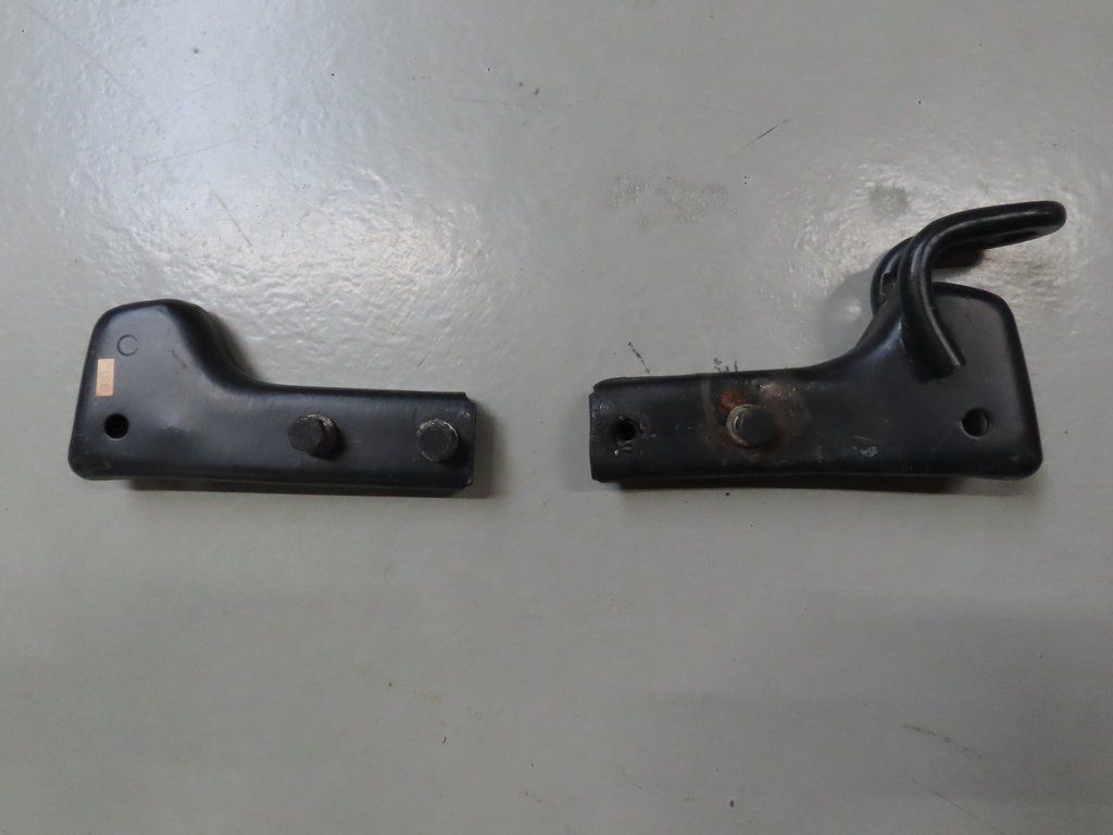 Supporti a parete: Stossstangenhalter VW T3 – Usato da Alpnach-Dorf venduto da Hess-Automobile