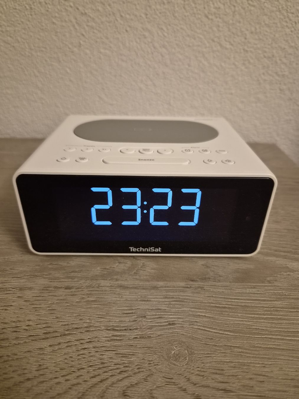 Technisat Radio: TechniSat DigitRadio 52 Radio mit QI Ladefläche – Difettoso da Muri AG venduto da mar_8cyq