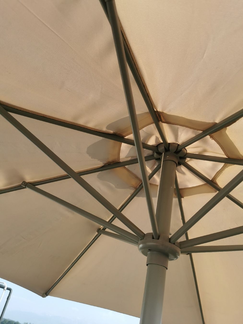 Parasols: Grosser Sonnenschirm für Garten oder Balkon – D'occasion à Wetzikon ZH par Tothart 6