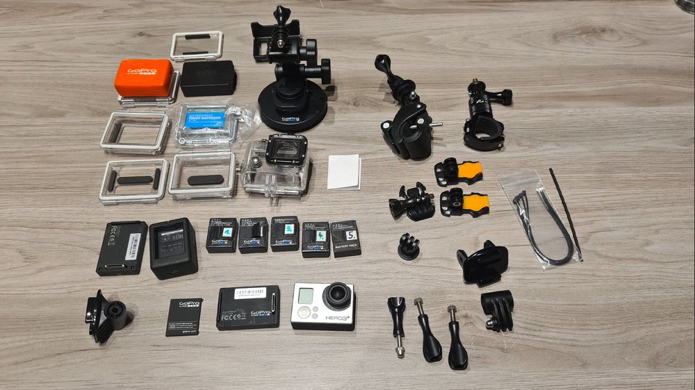 GoPro Hero3+ mit viel Zubehör plus EKEN Action Cam Kaufen auf Ricardo