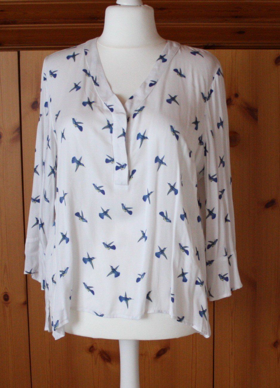 Camicette: Bluse Langarm weiss - hellbau Gr. XL – Usato da Flüelen venduto da Diversicum-Curvy
