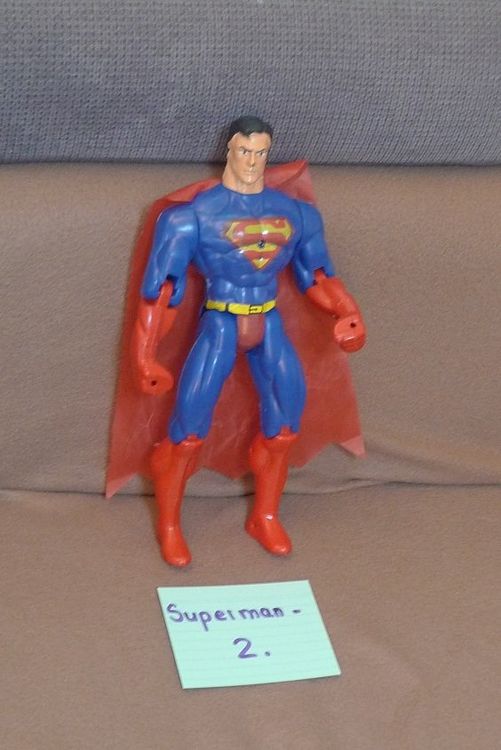 Statuette: Superman-2. – Usato da Bern venduto da bn1640
