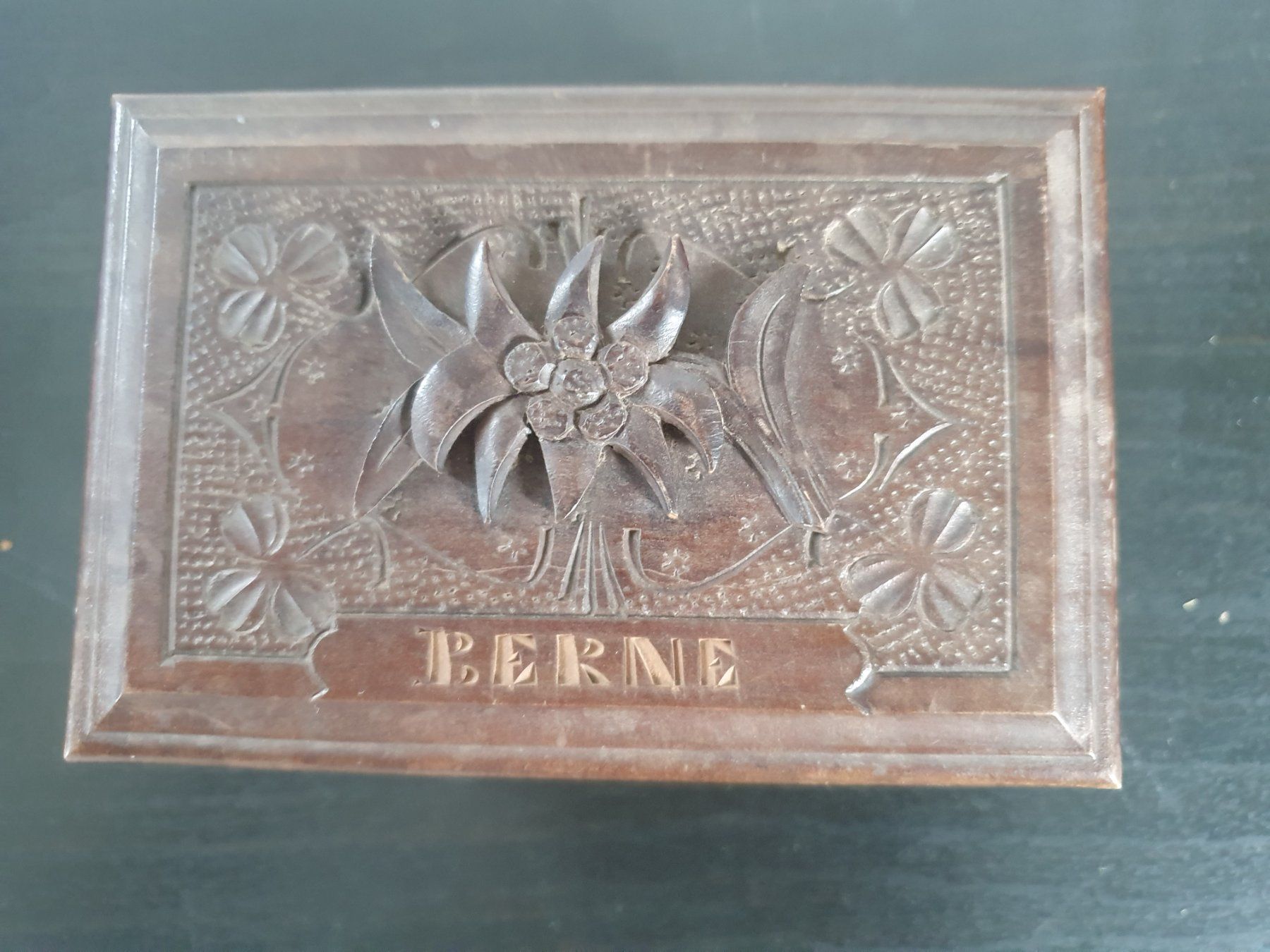 Cassapanche: Schatulle aus Holz mit Blumenornament – Usato da Langnau am Albis venduto da jer_pm72 2