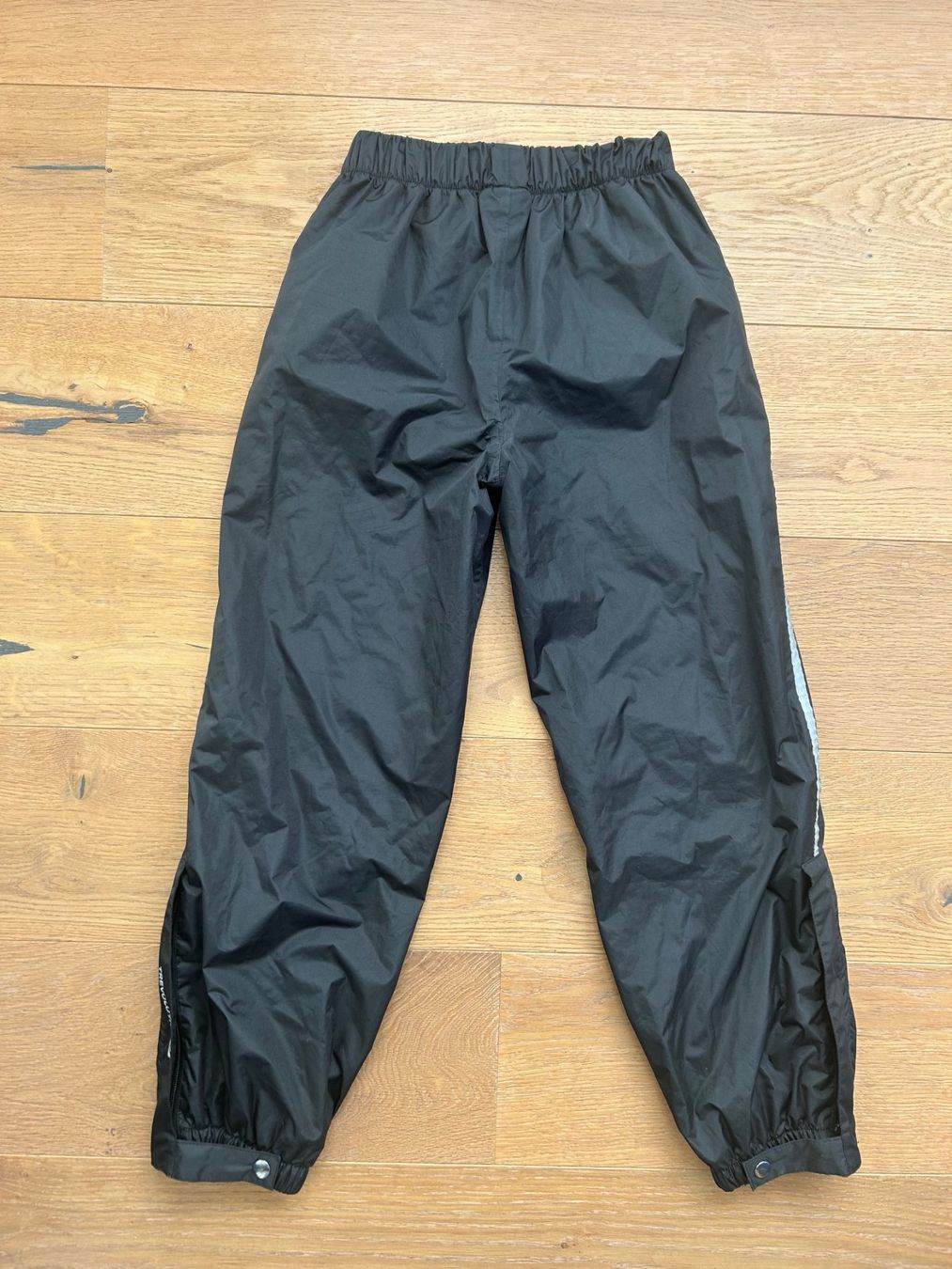 Trevolution Pantaloni: Kinder- Regenhose TREVOLUTION schwarz 152 – Nuovo (secondo la descrizione) da Grub AR venduto da DukeStatham 4