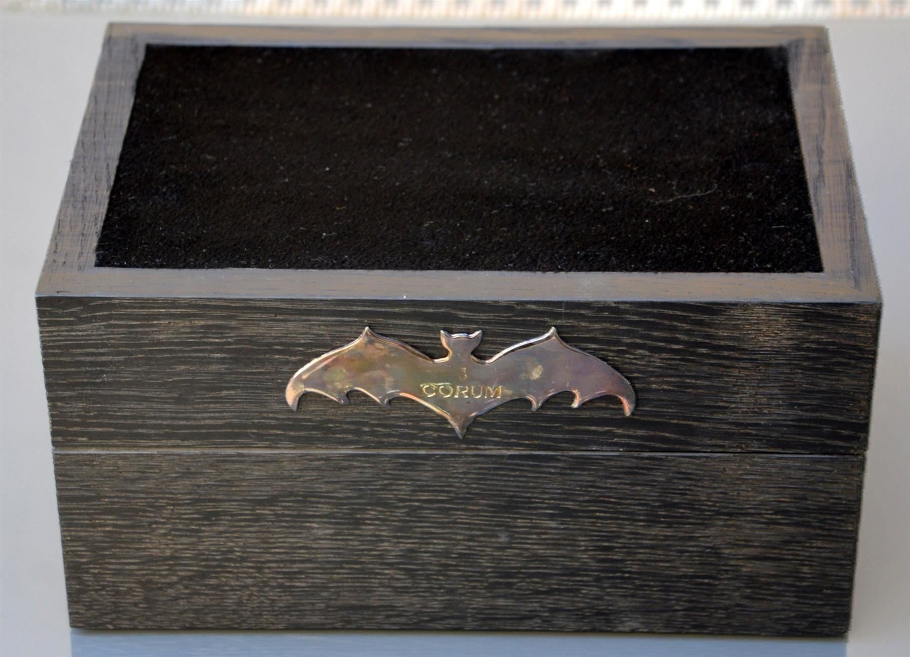 Corum Uhrenboxen: Uhrenbox / Boîte de montre Corum Bubble Bats Batman – Gebraucht aus Collonges von Auganien 6