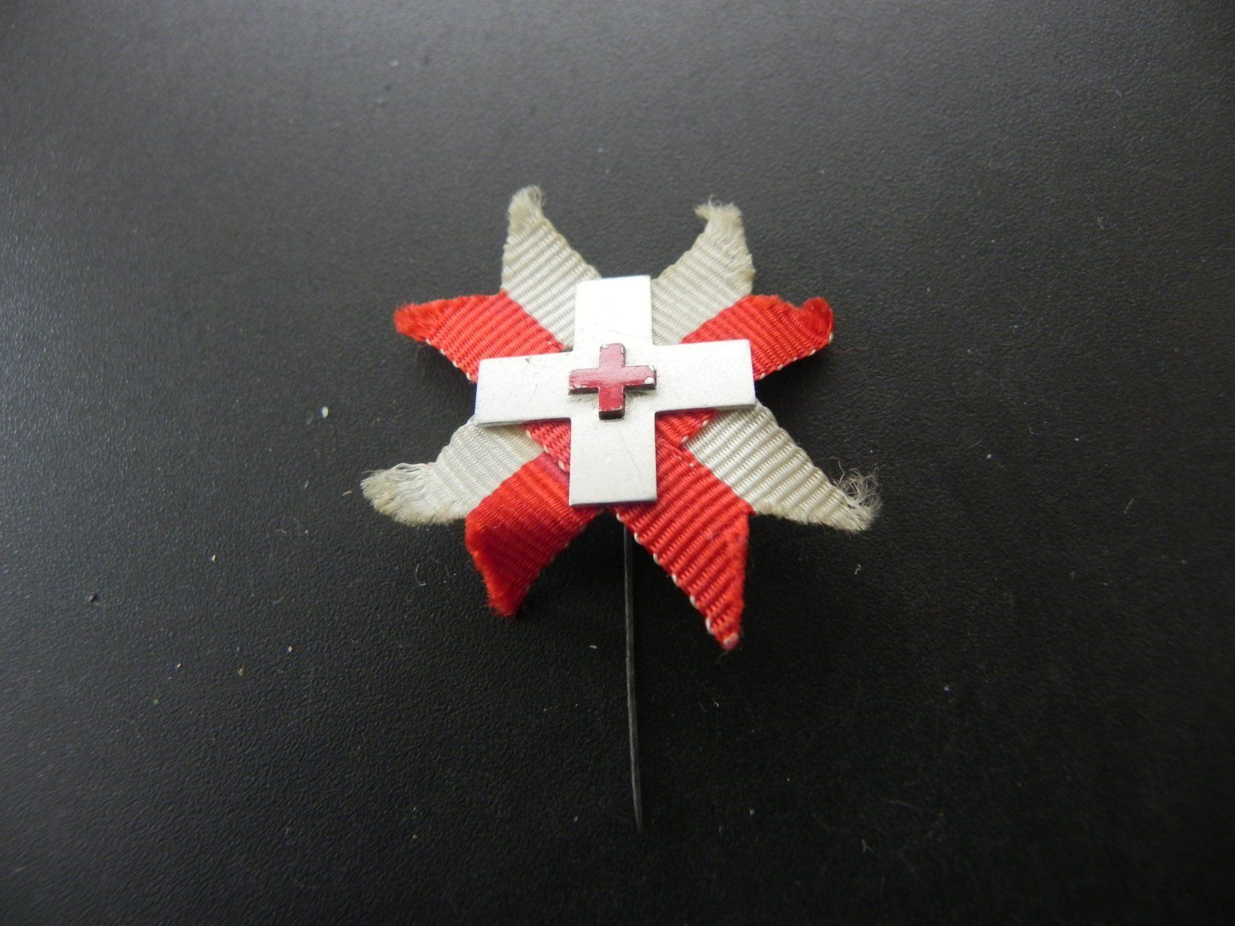 Broschen & Nadeln: Abzeichen 1. August 1944 – Gebraucht aus Biel/Bienne von Gogolozi