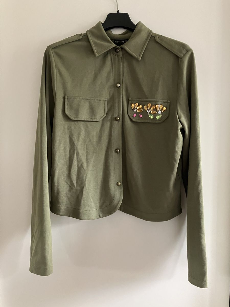 Camicette: Chemise verte – Usato da Sion venduto da edelweissse
