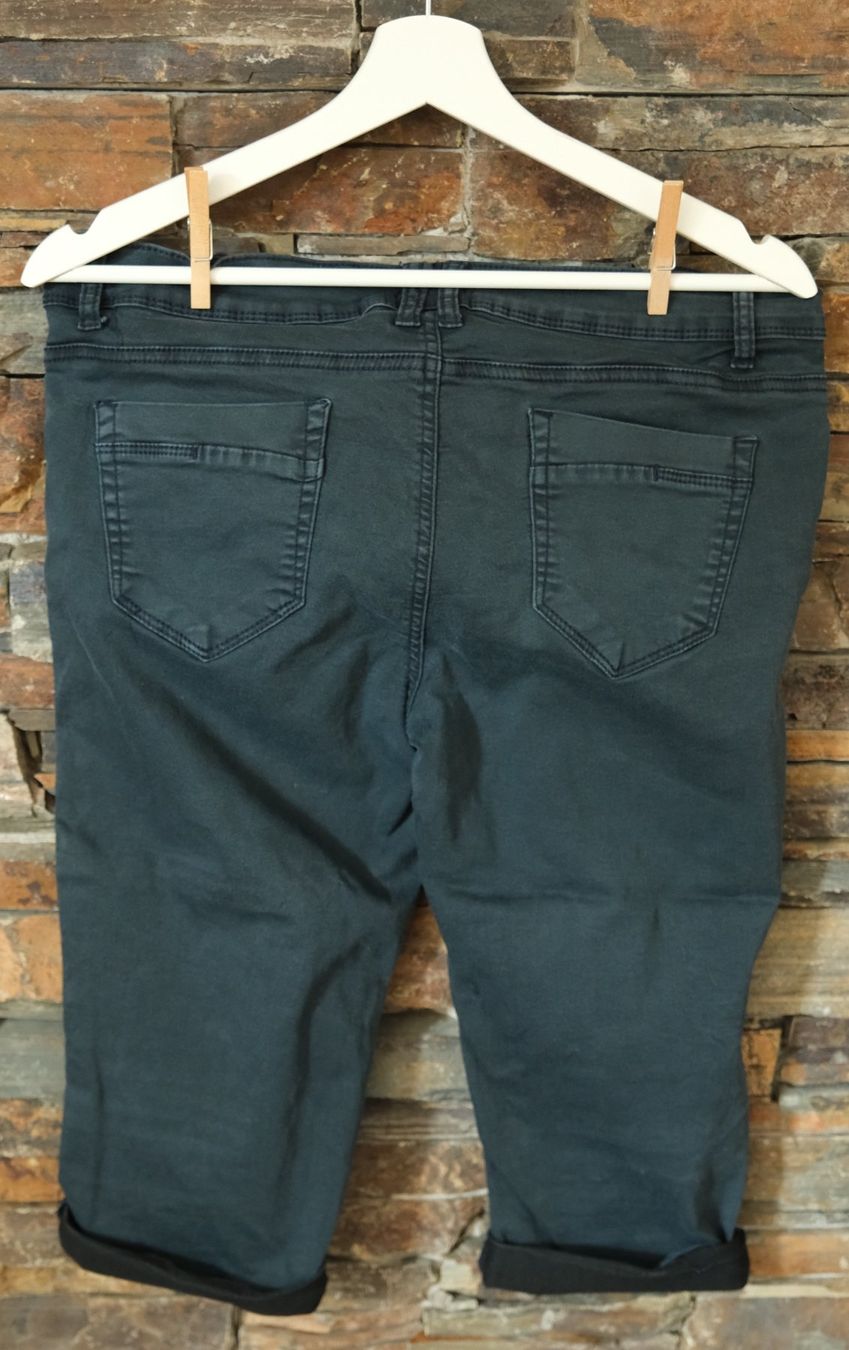 Pantaloni: 2x kurze Hose Gr. L Chicorée hellrosa & dunkelgrau – Usato da Wohlen AG venduto da Exitburn 4