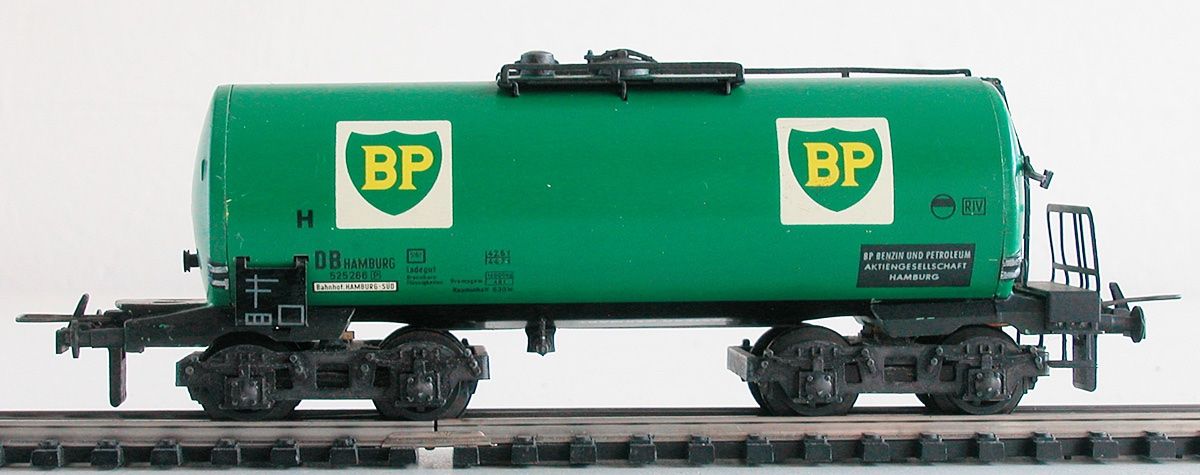Trix Modellini di ferrovie: Trix Kesselwagen BP der DB Spur H0 – Usato da Oberwil BL venduto da Klang 1