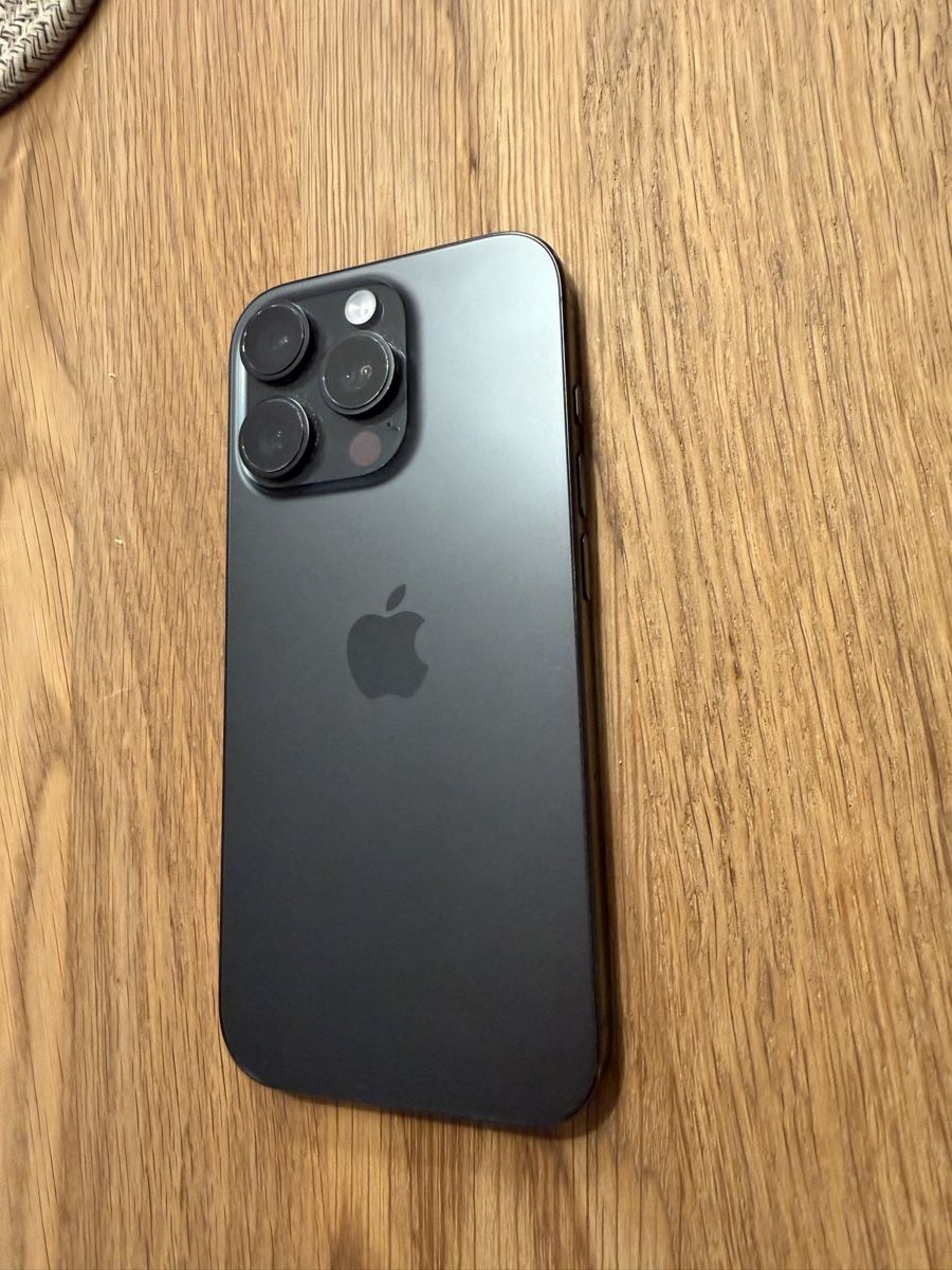 Apple Telefoni cellulari / Smartphones: Iphone 16 pro, 256 gb – Usato da Näfels venduto da noinoi.xx 3