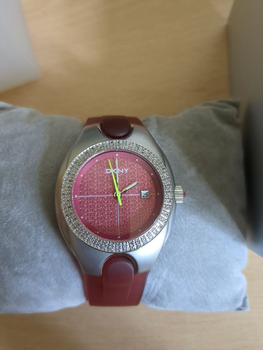 DKNY Orologi: Orologio DKNY donna glitterato – Usato da Bellinzona venduto da UnicumW 1