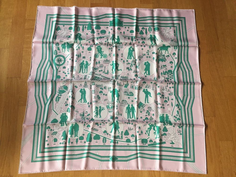Foulard Carré Vintage 90x90 Cm Motif Voitures Berliet - Polyester - Fabriqué En Italie