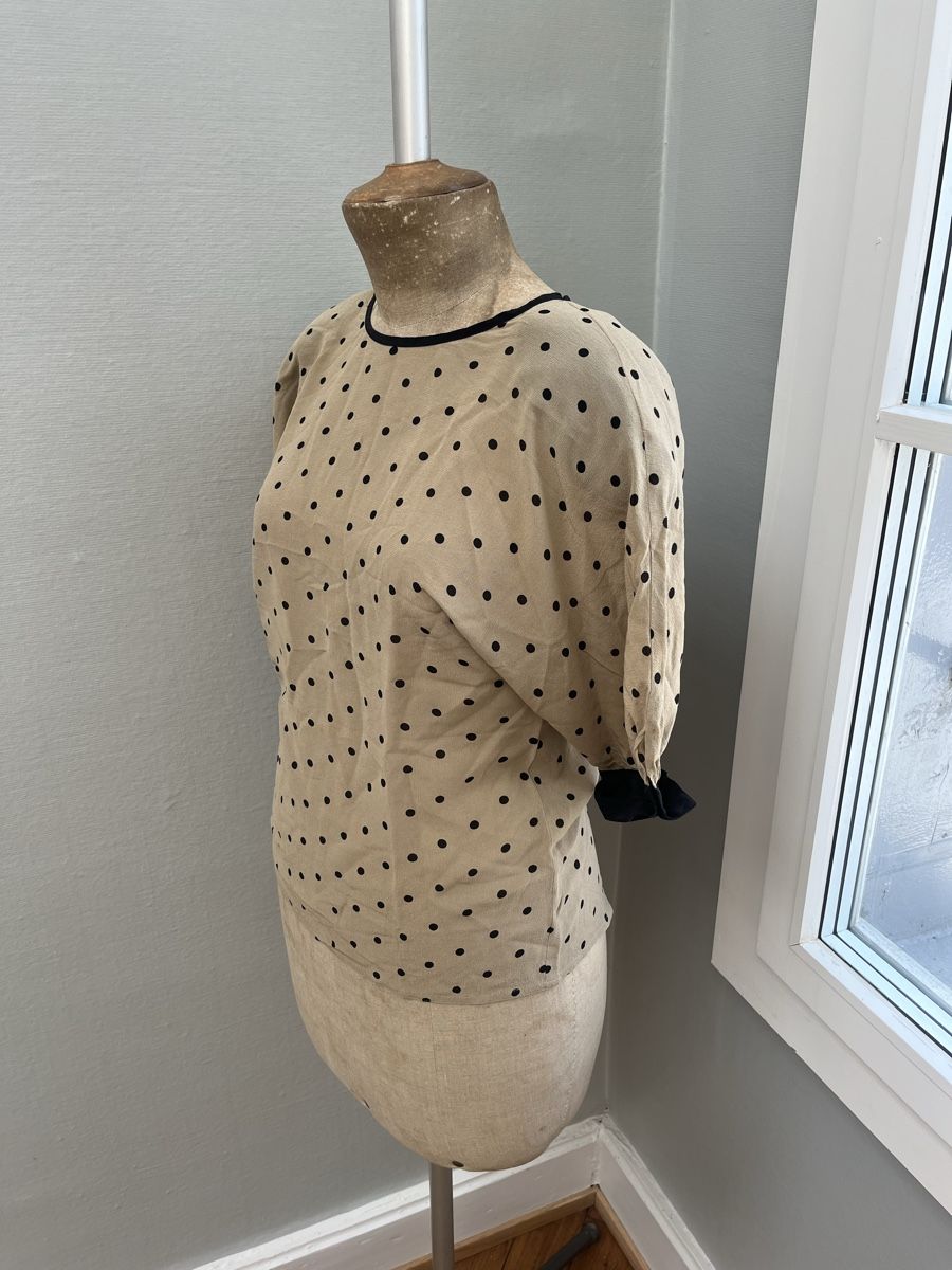 Max Mara Camicette: Max Mara Top aus Seide Gr. M – Usato da Basel venduto da and_bc5b 1