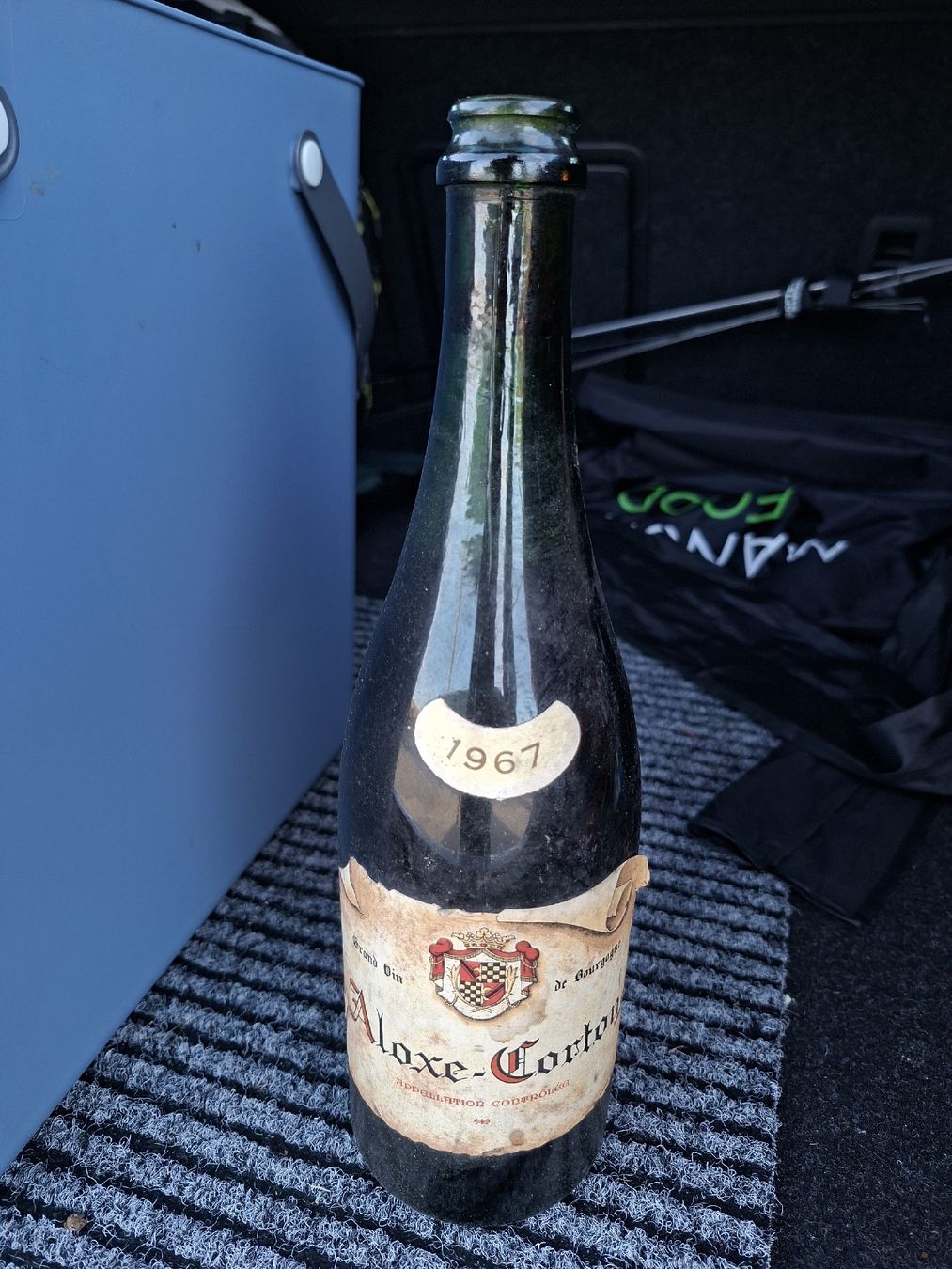 Vin rouge Aloxe-Corton millésime 1967, bouteille unique (Neu und ...