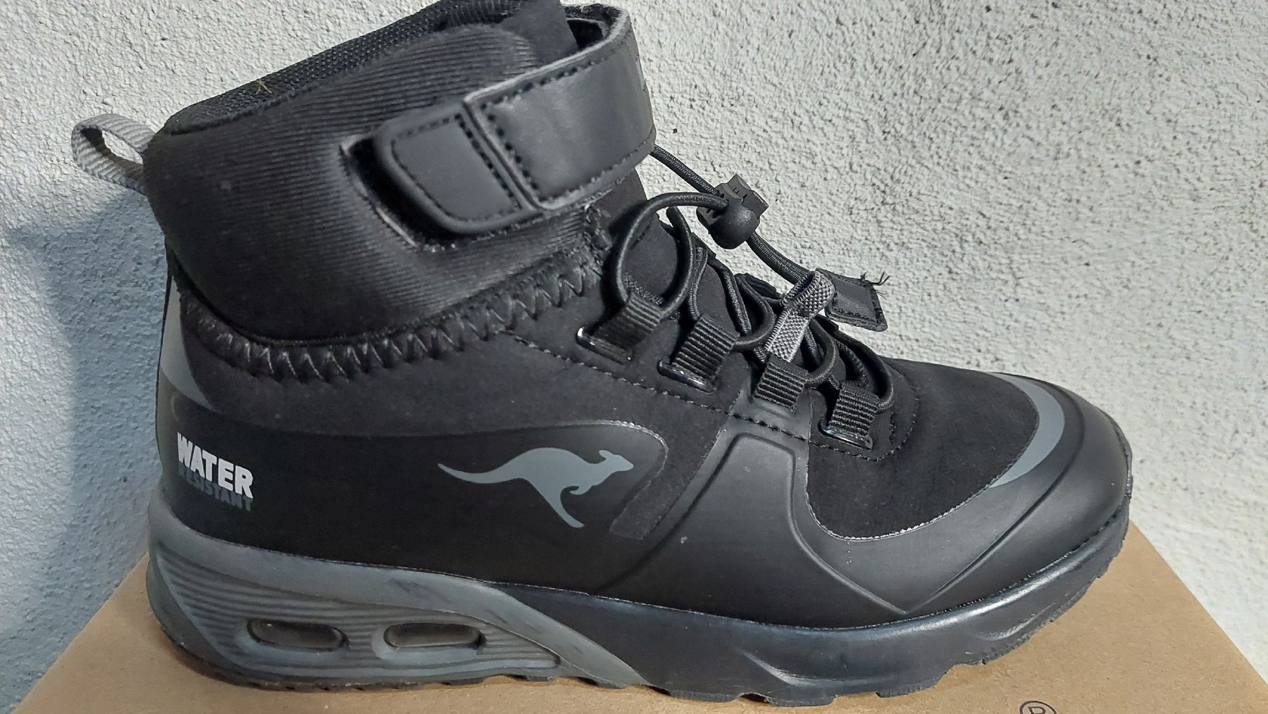 Schuhe für Jungen: Chaussures KangaRoos n°31 – Gebraucht aus marsens von gag03 1