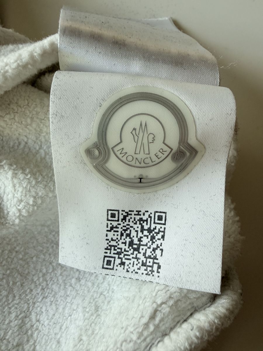 Moncler Pulls & Sweat-shirts: Moncler sweatshirt printed astronaut size 14A – D'occasion à Meilen par tachel 3